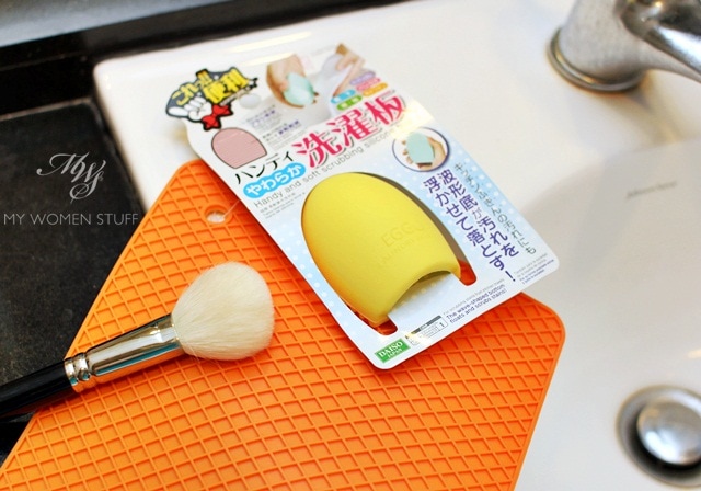 https://www.mywomenstuff.com/wp-content/uploads/2014/10/daiso-dupe-brush-cleaning-tools.jpg